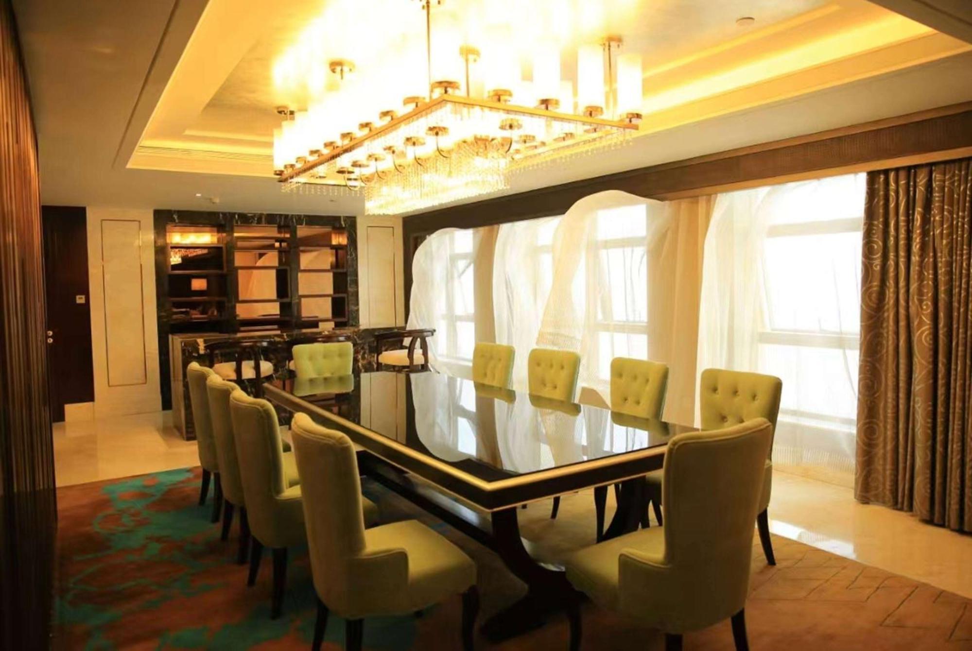 Ramada Yiyang Taojiang Hotel Екстериор снимка