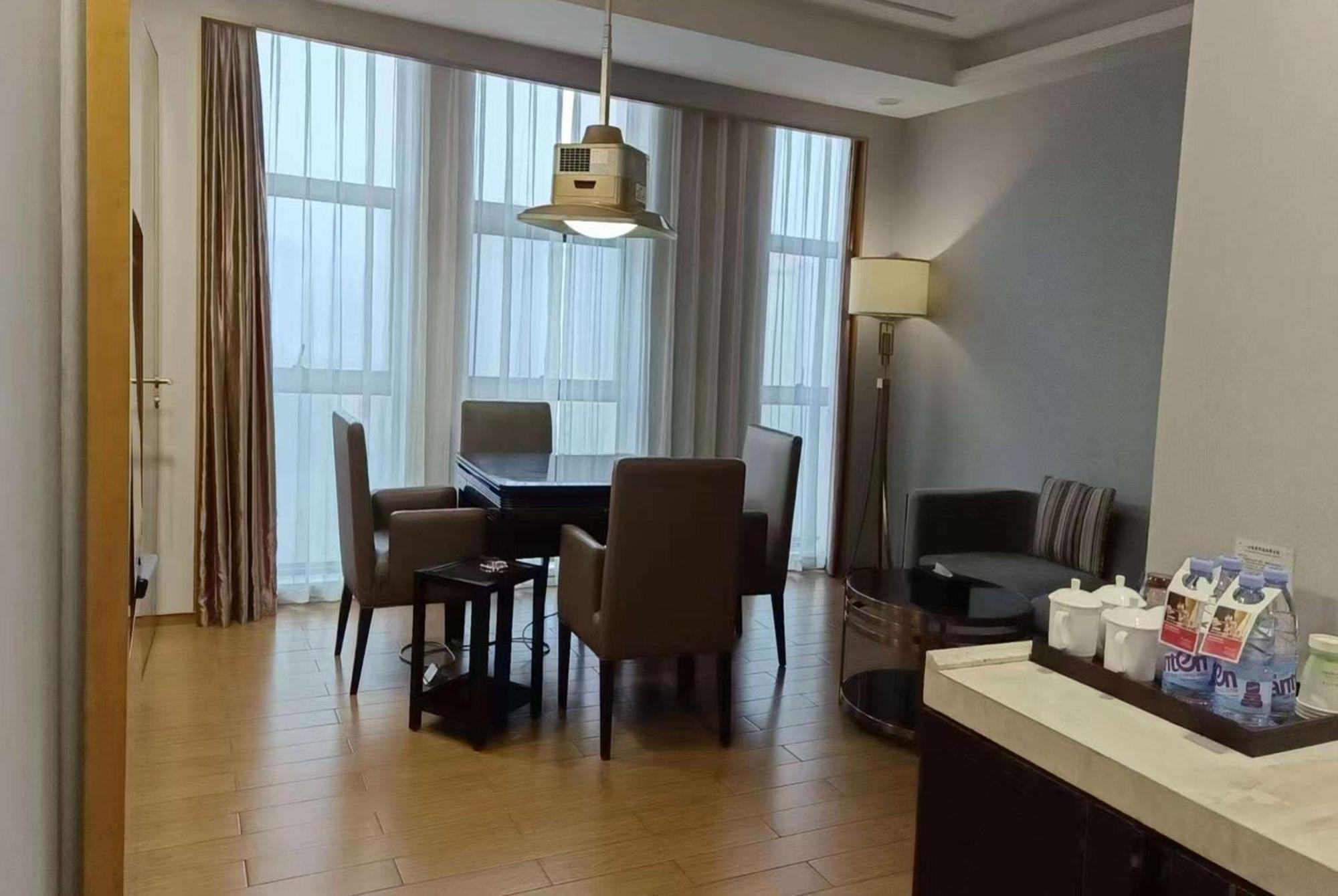 Ramada Yiyang Taojiang Hotel Екстериор снимка