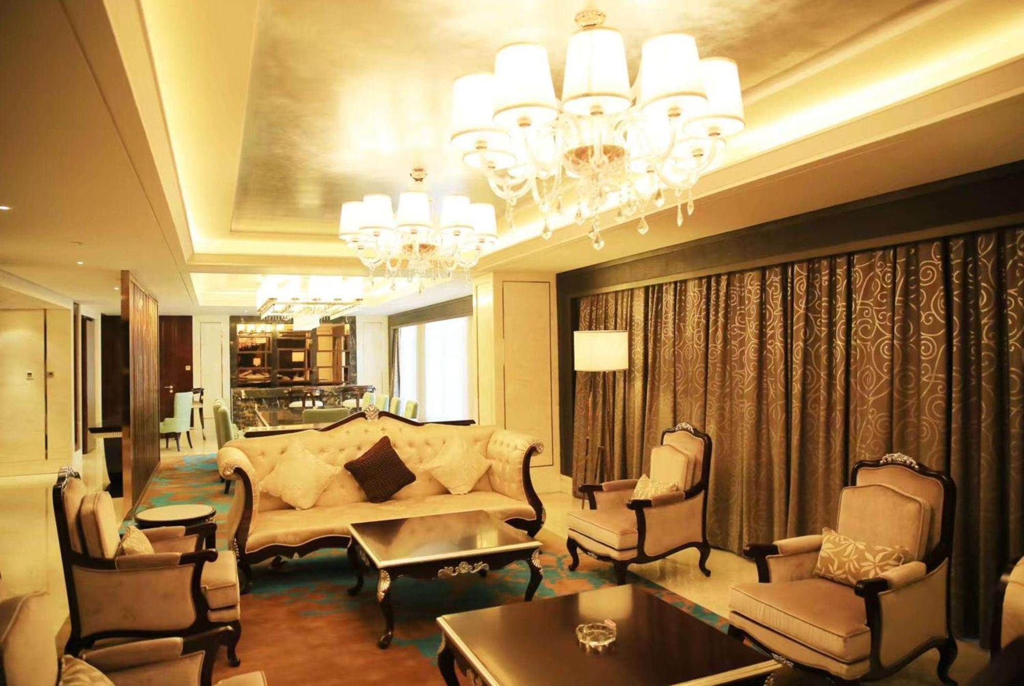 Ramada Yiyang Taojiang Hotel Екстериор снимка