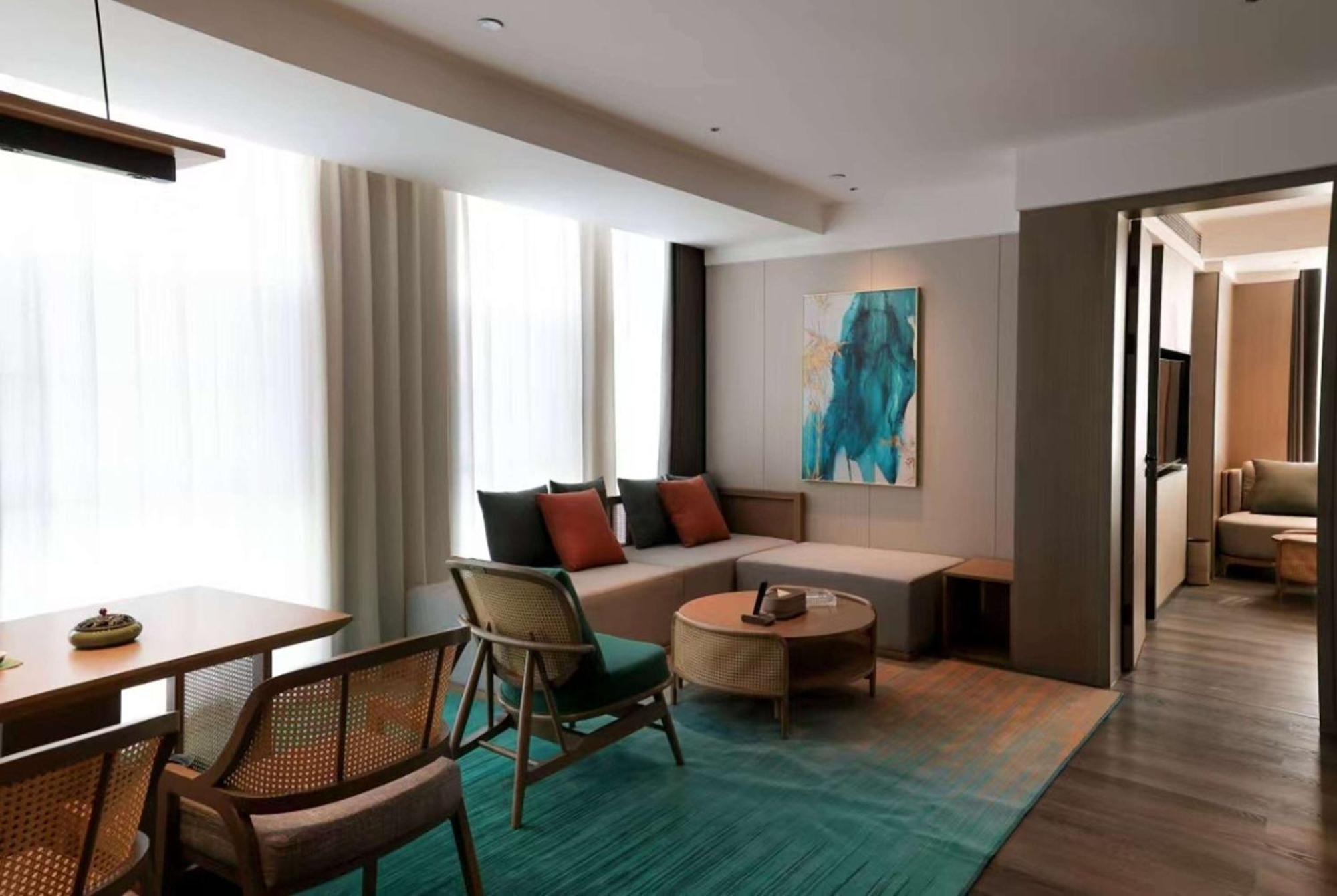 Ramada Yiyang Taojiang Hotel Екстериор снимка