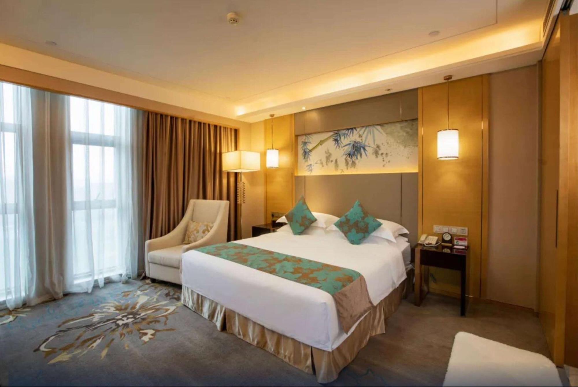 Ramada Yiyang Taojiang Hotel Екстериор снимка