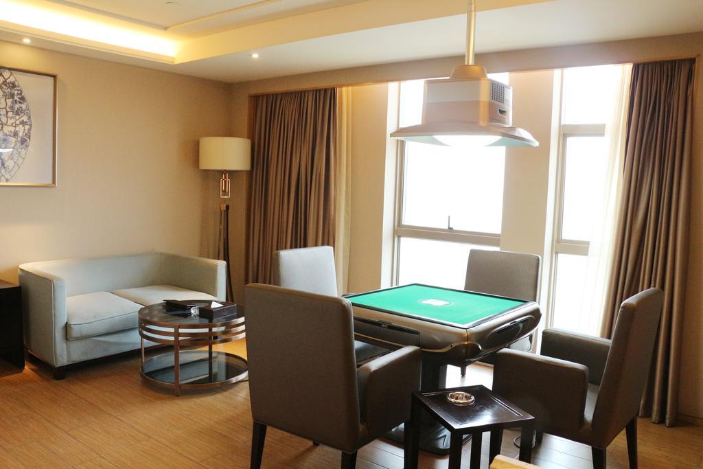 Ramada Yiyang Taojiang Hotel Екстериор снимка