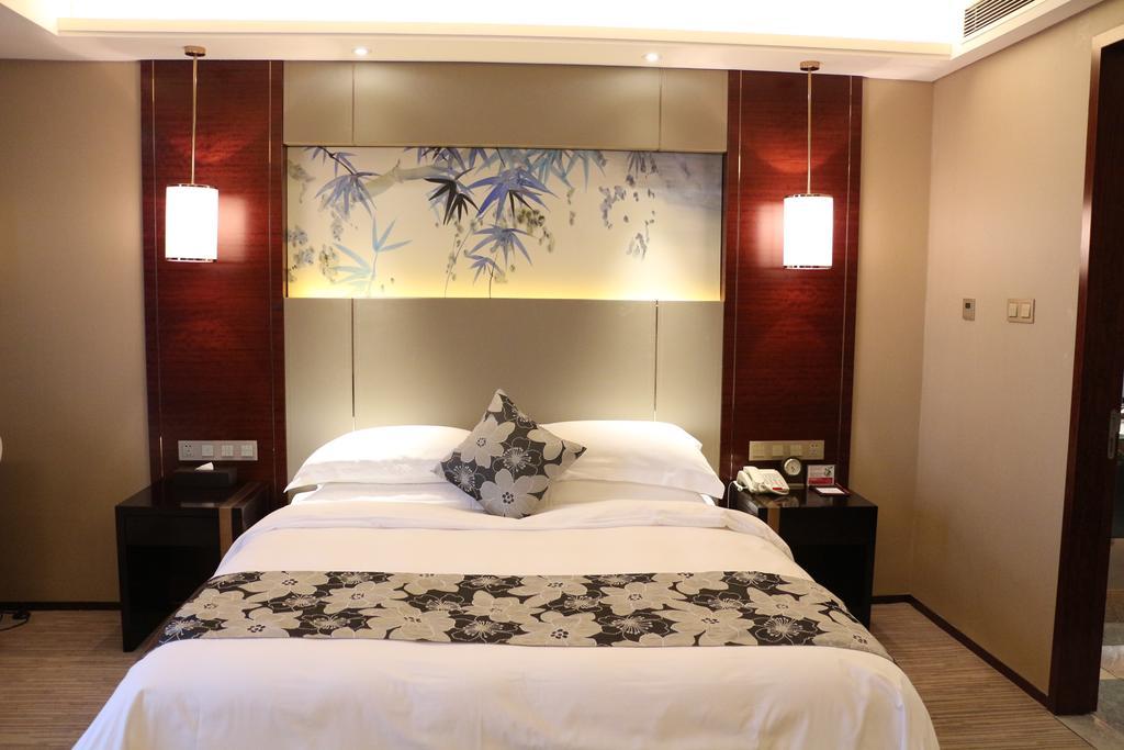 Ramada Yiyang Taojiang Hotel Екстериор снимка