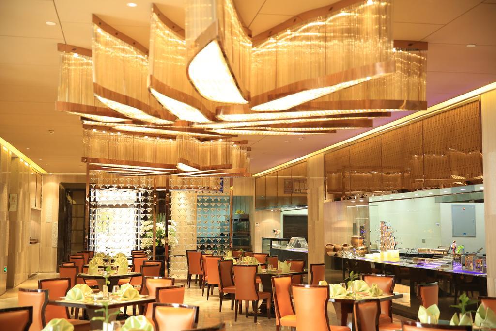 Ramada Yiyang Taojiang Hotel Екстериор снимка