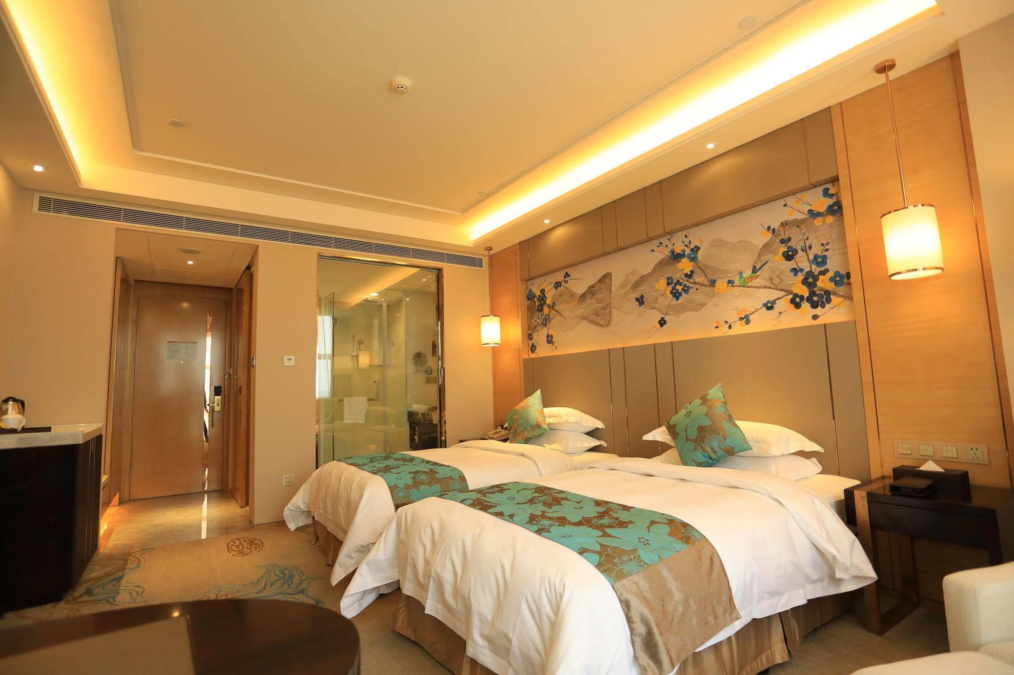 Ramada Yiyang Taojiang Hotel Екстериор снимка