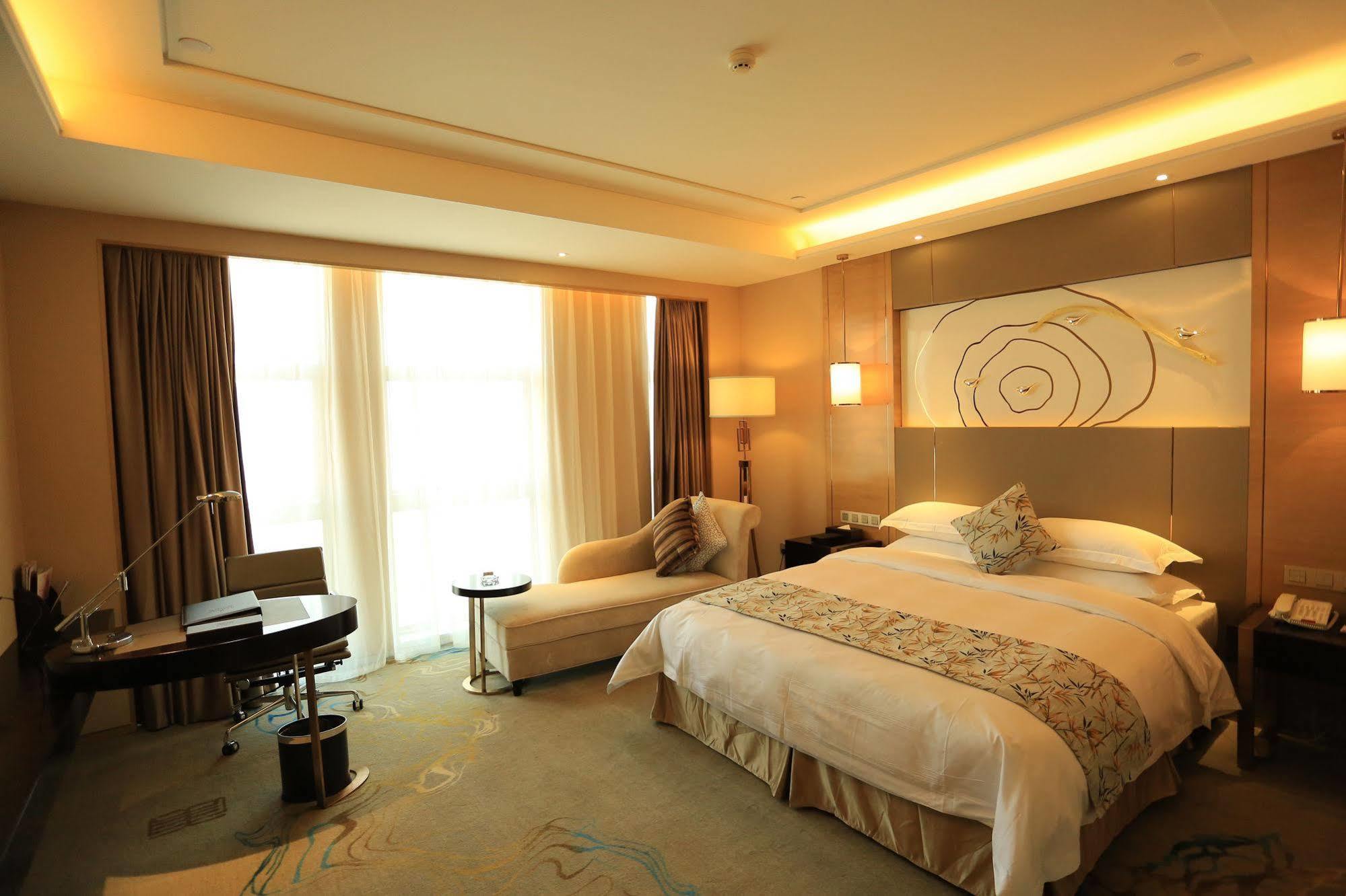 Ramada Yiyang Taojiang Hotel Екстериор снимка