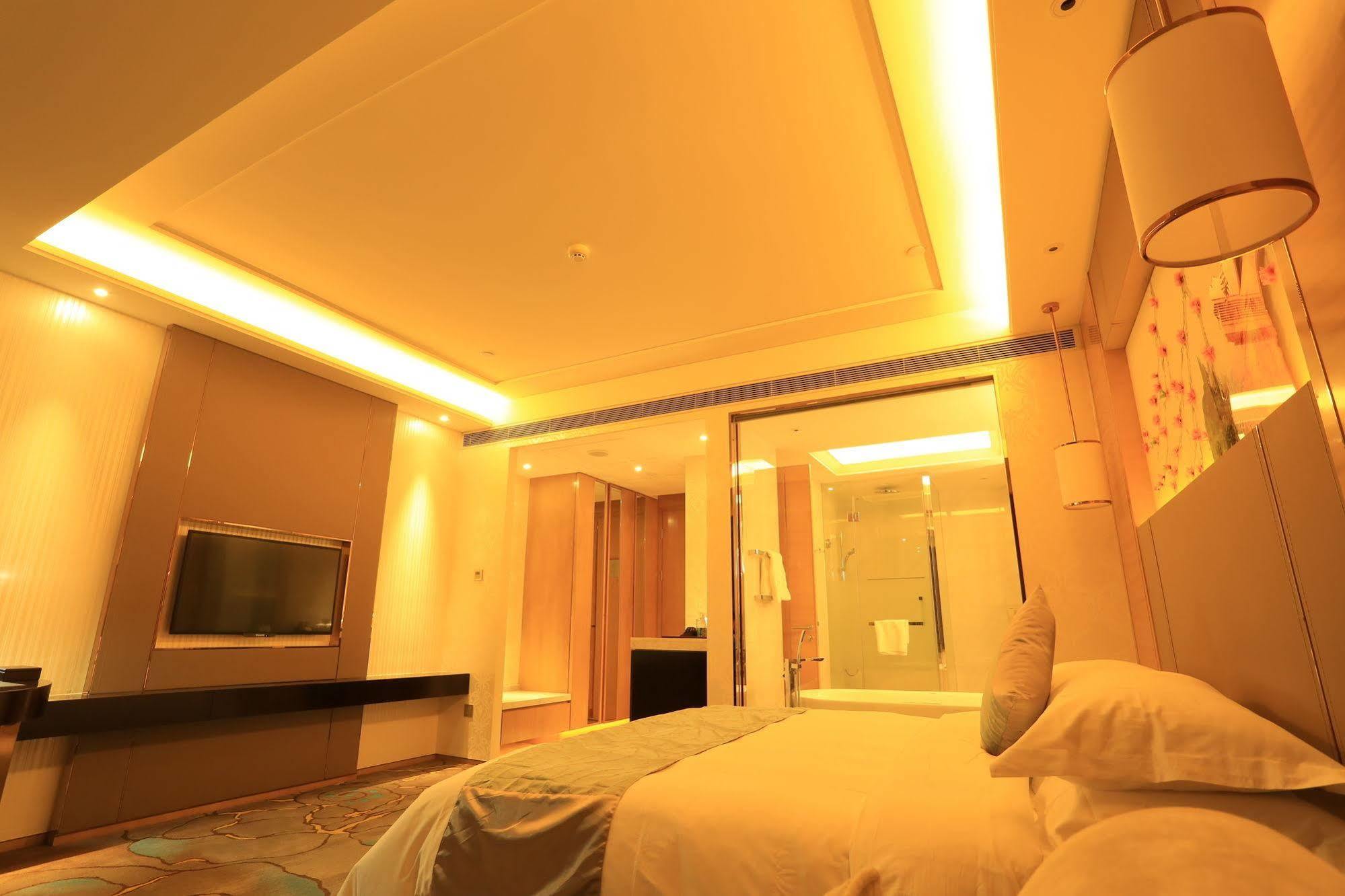 Ramada Yiyang Taojiang Hotel Екстериор снимка