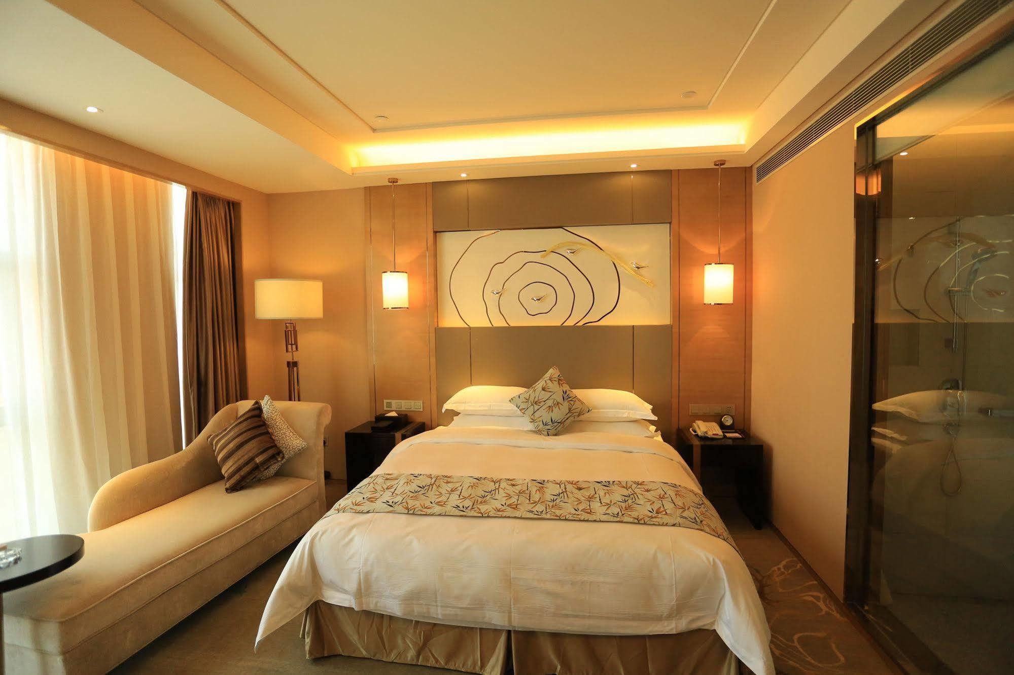 Ramada Yiyang Taojiang Hotel Екстериор снимка